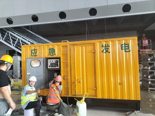 伊金霍洛怎样判断空气滤清器是否需要更换？